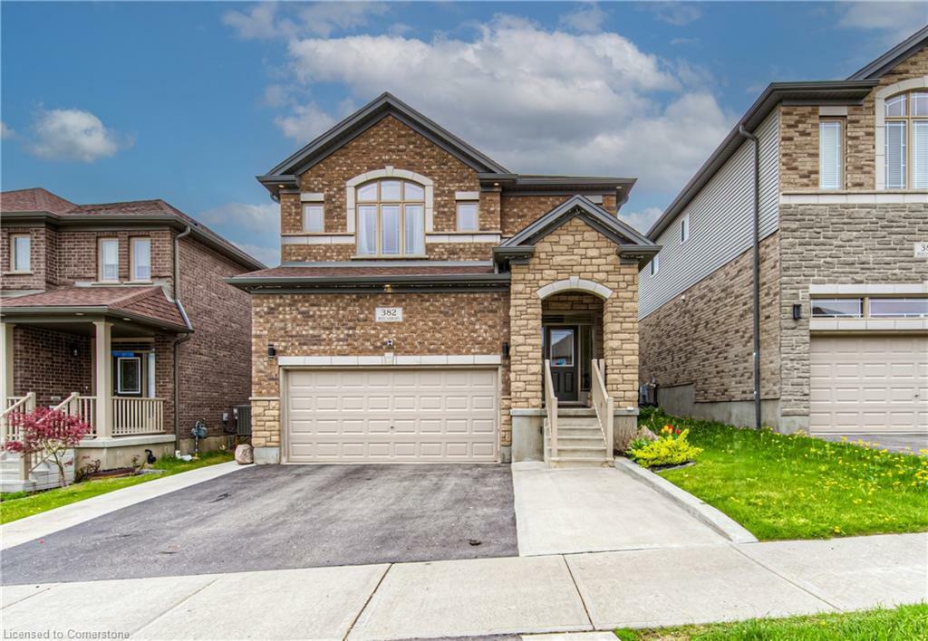 Property Photo: 382 Beechdrops Drive ON N2V 0E8