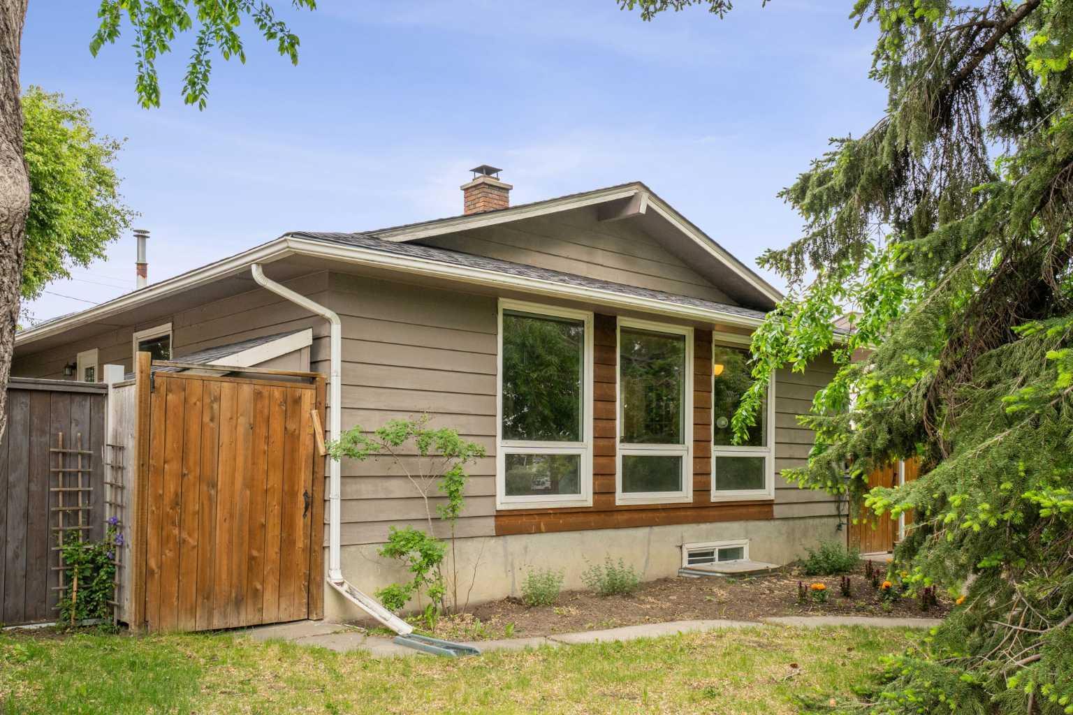 Property Photo: 220 72 Avenue NE AB T2K 0N9