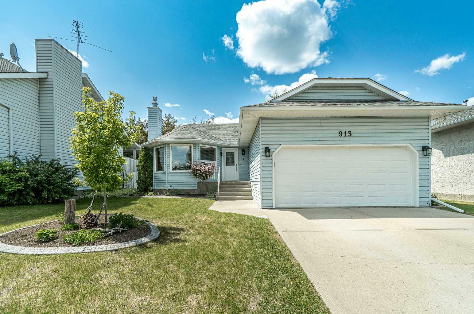 Property Photo: 913 15 Street SE AB T1V 1L6