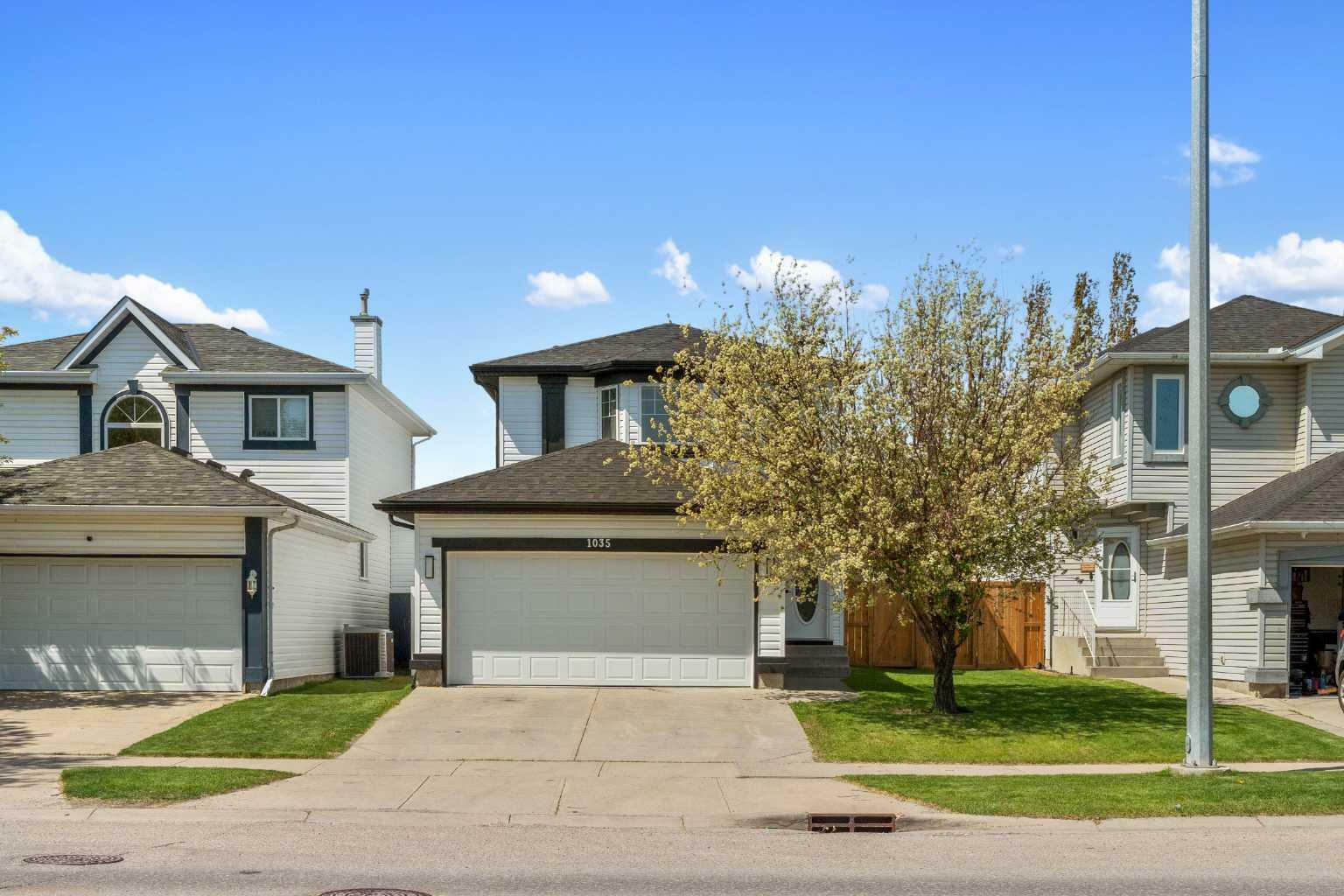 Photo de la propriété: 1035 Coventry Drive NE AB T3K 4P2