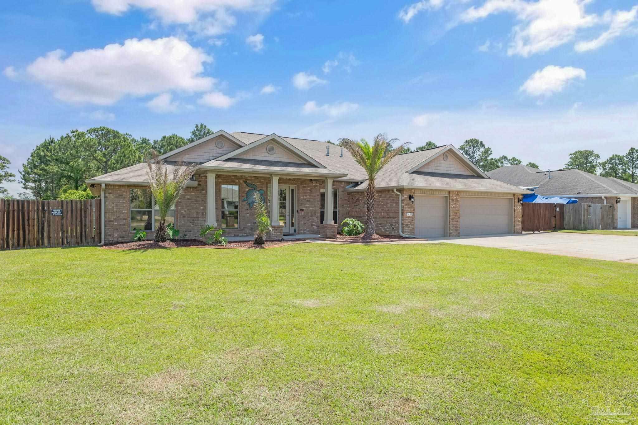 Property Photo: 9681 Meadow Wood Ln FL 32566