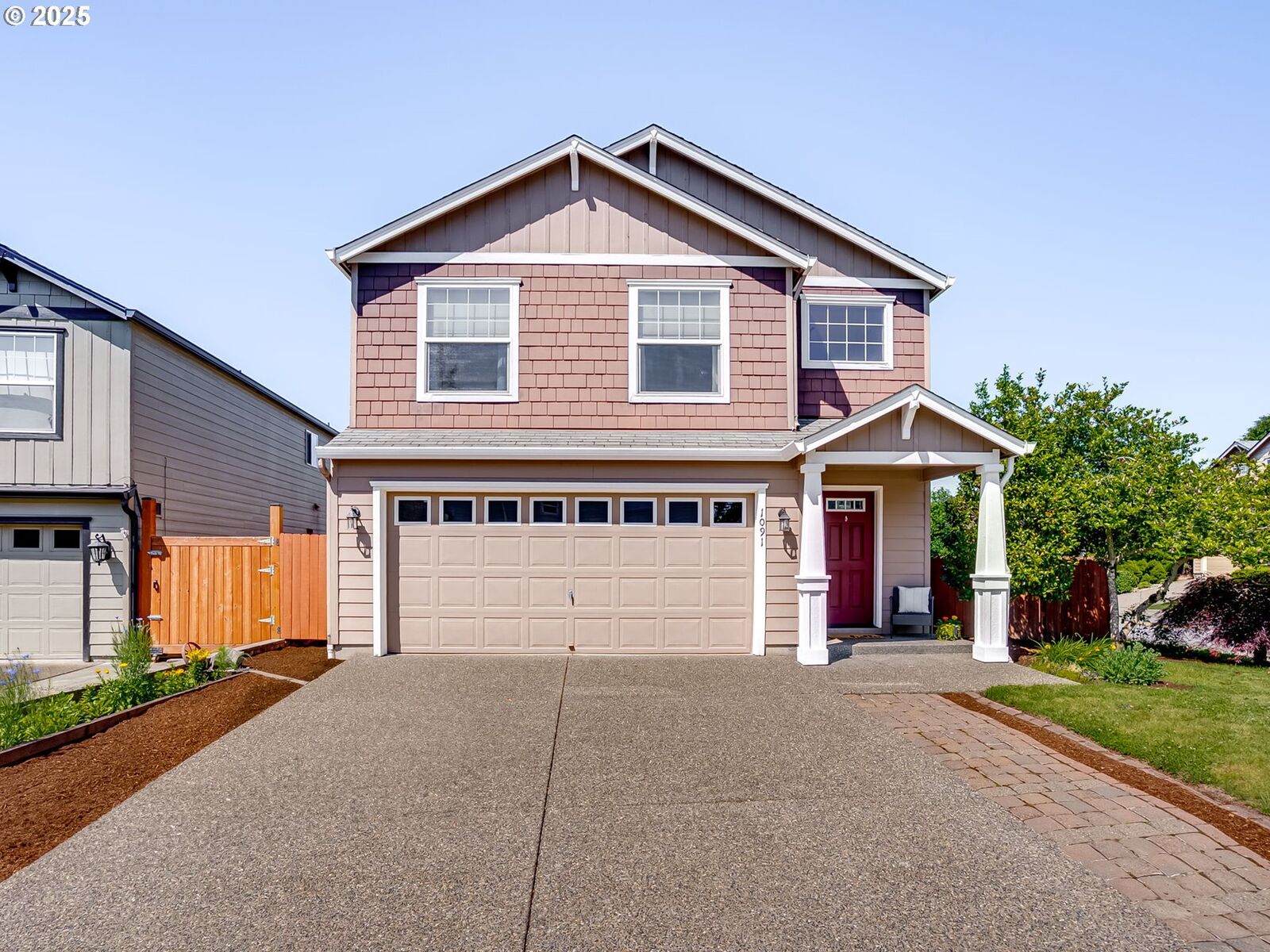 Property Photo:  1091 56th St  WA 98671 