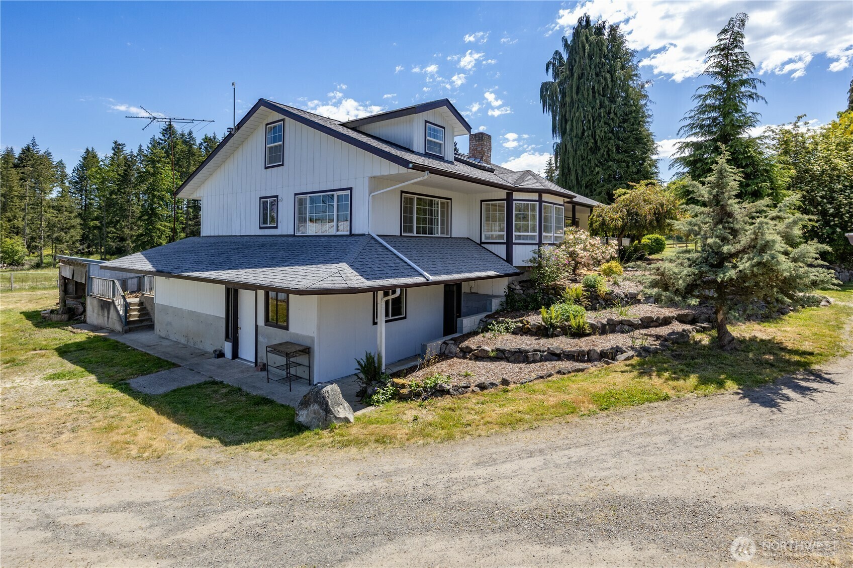 Property Photo: 654 Erving Jacobs Road WA 98362
