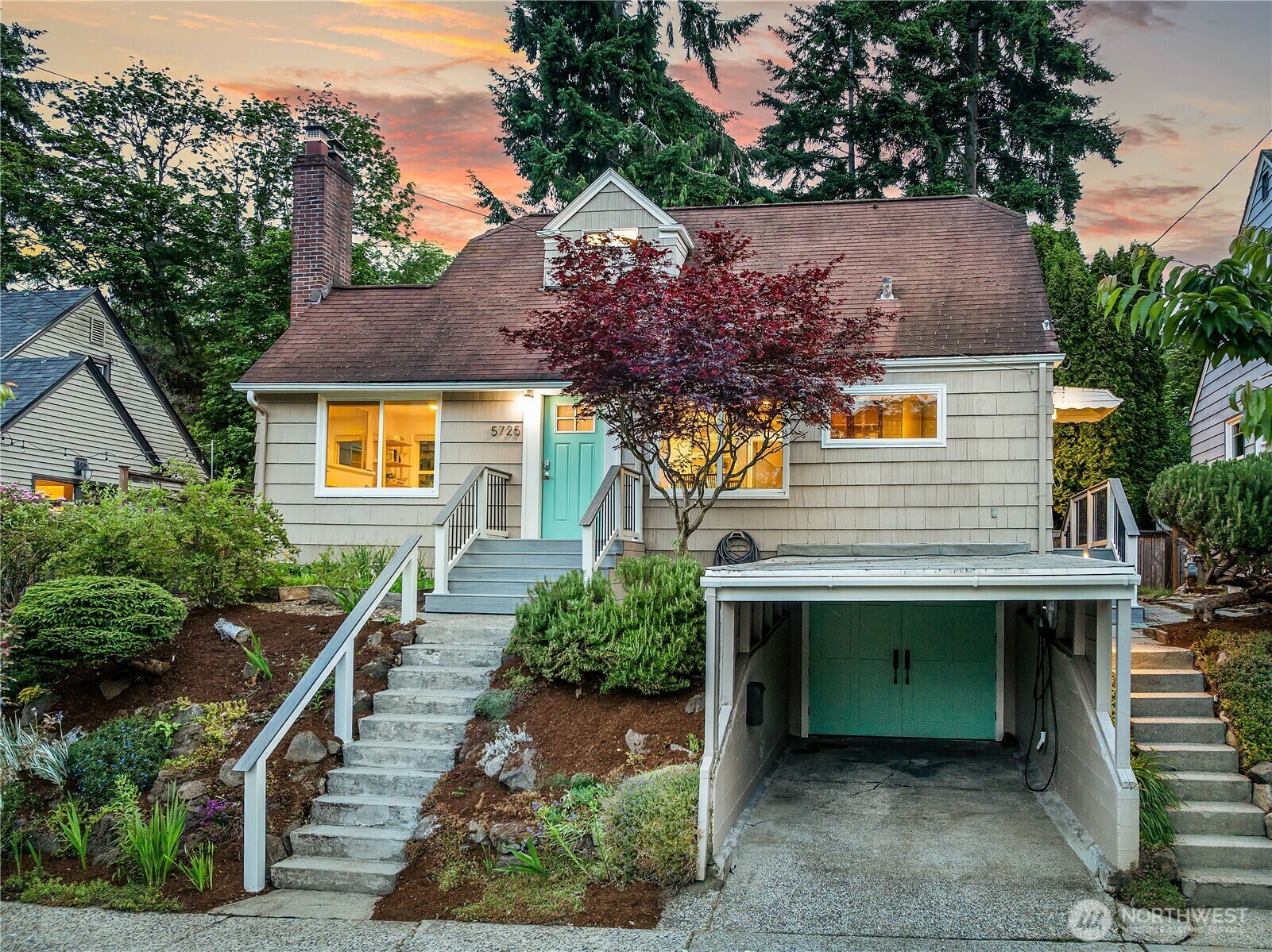 5725  39th Avenue NE  Seattle WA 98105 photo