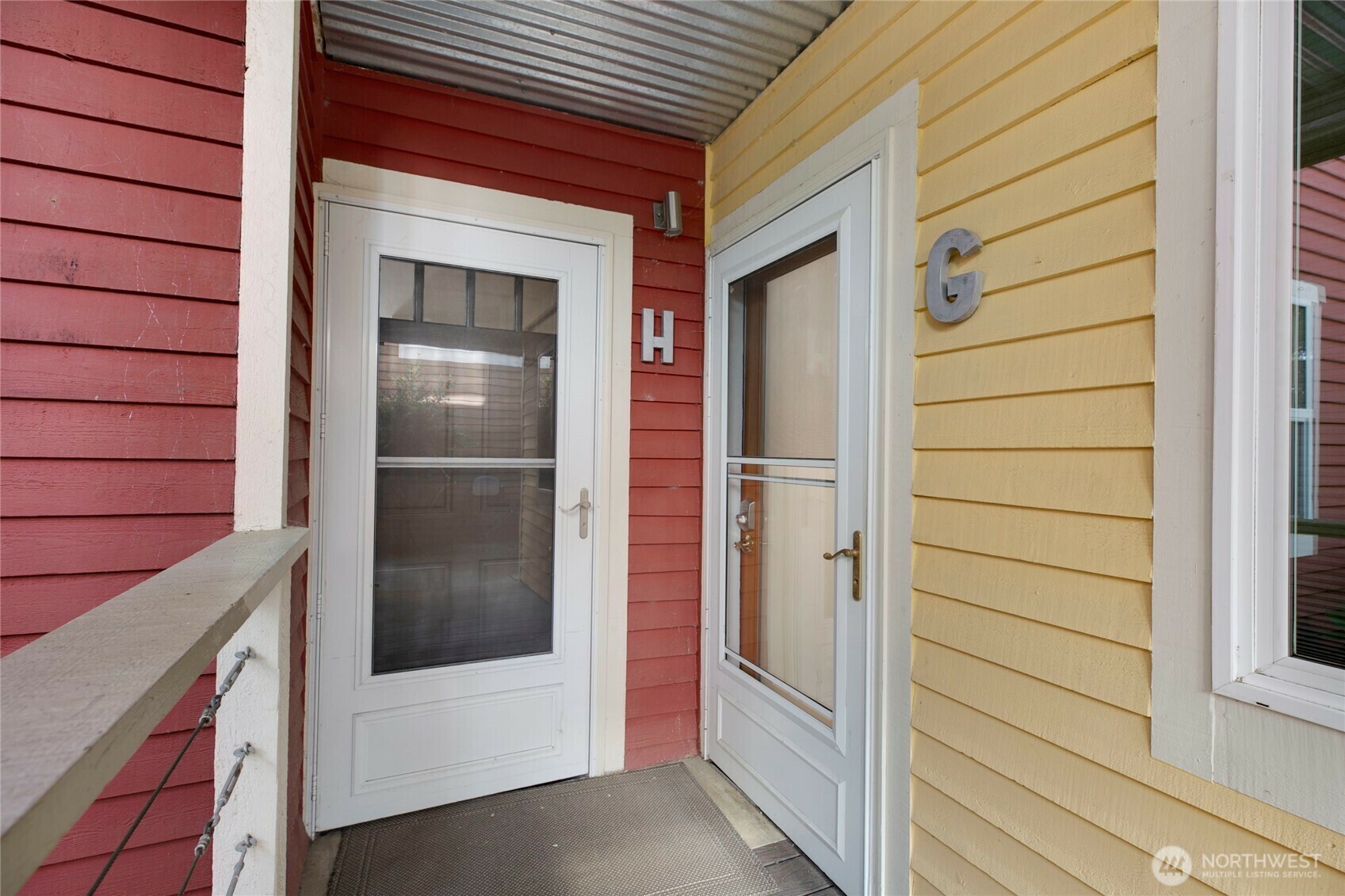 Property Photo: 2400 E Howell Street G WA 98122
