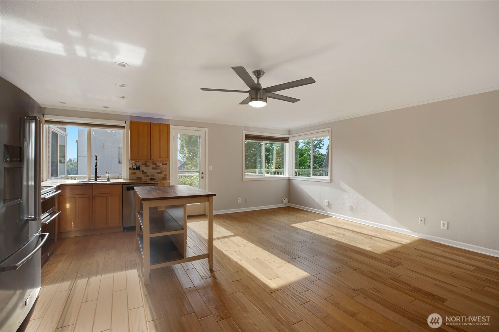 Property Photo:  2400 E Howell Street G  WA 98122 