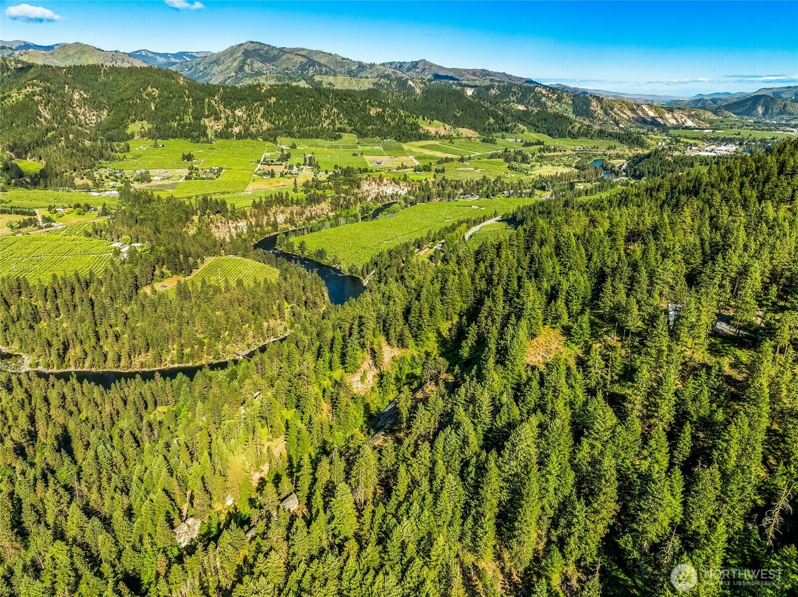 Property Photo: 981 Nighthawk Ridge Lane WA 98826