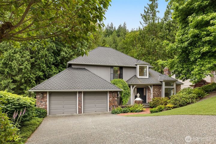 Property Photo:  2805 NW Pine Cone Drive  WA 98027 