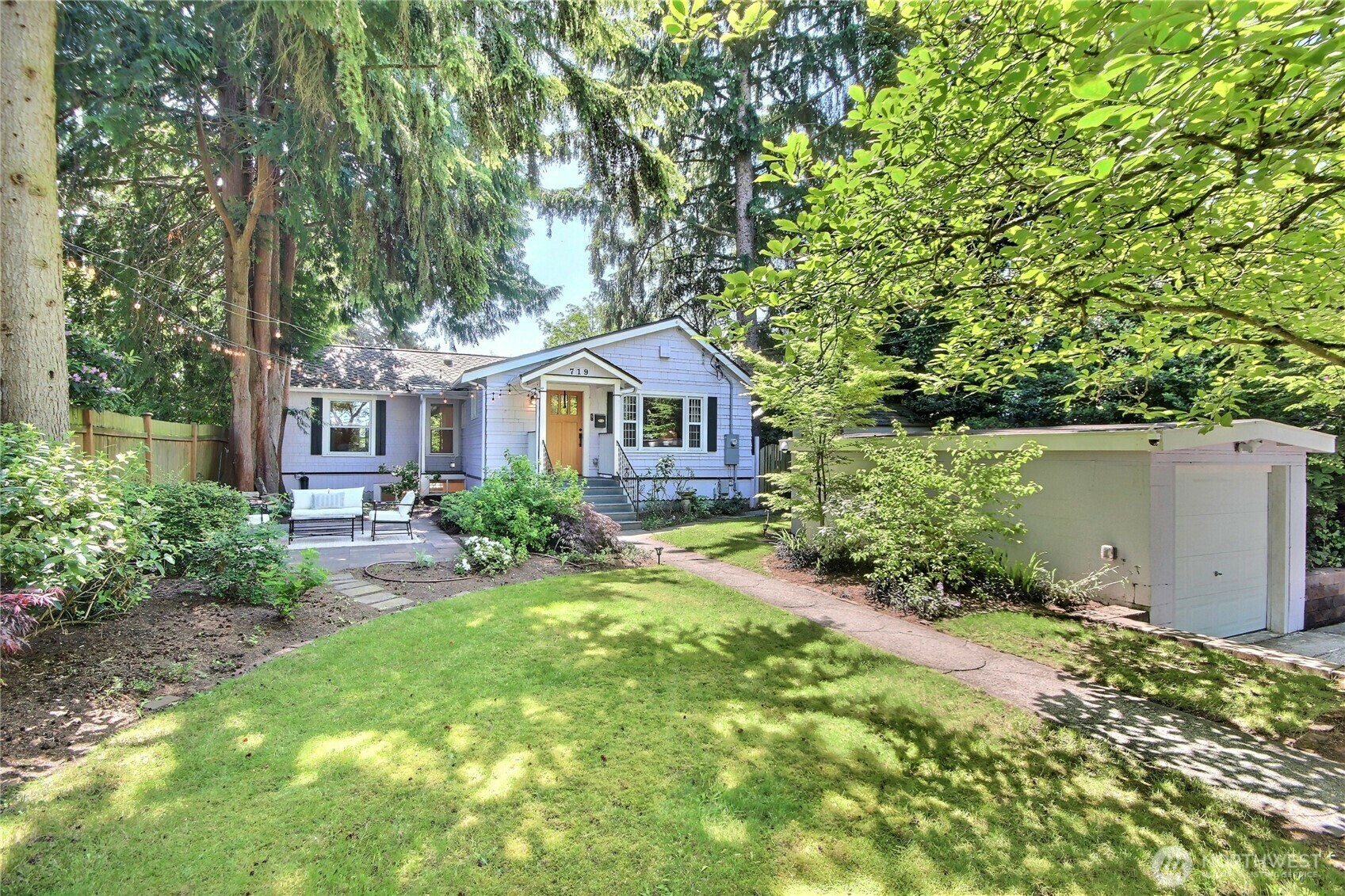 719 N 92nd Street  Seattle WA 98103 photo