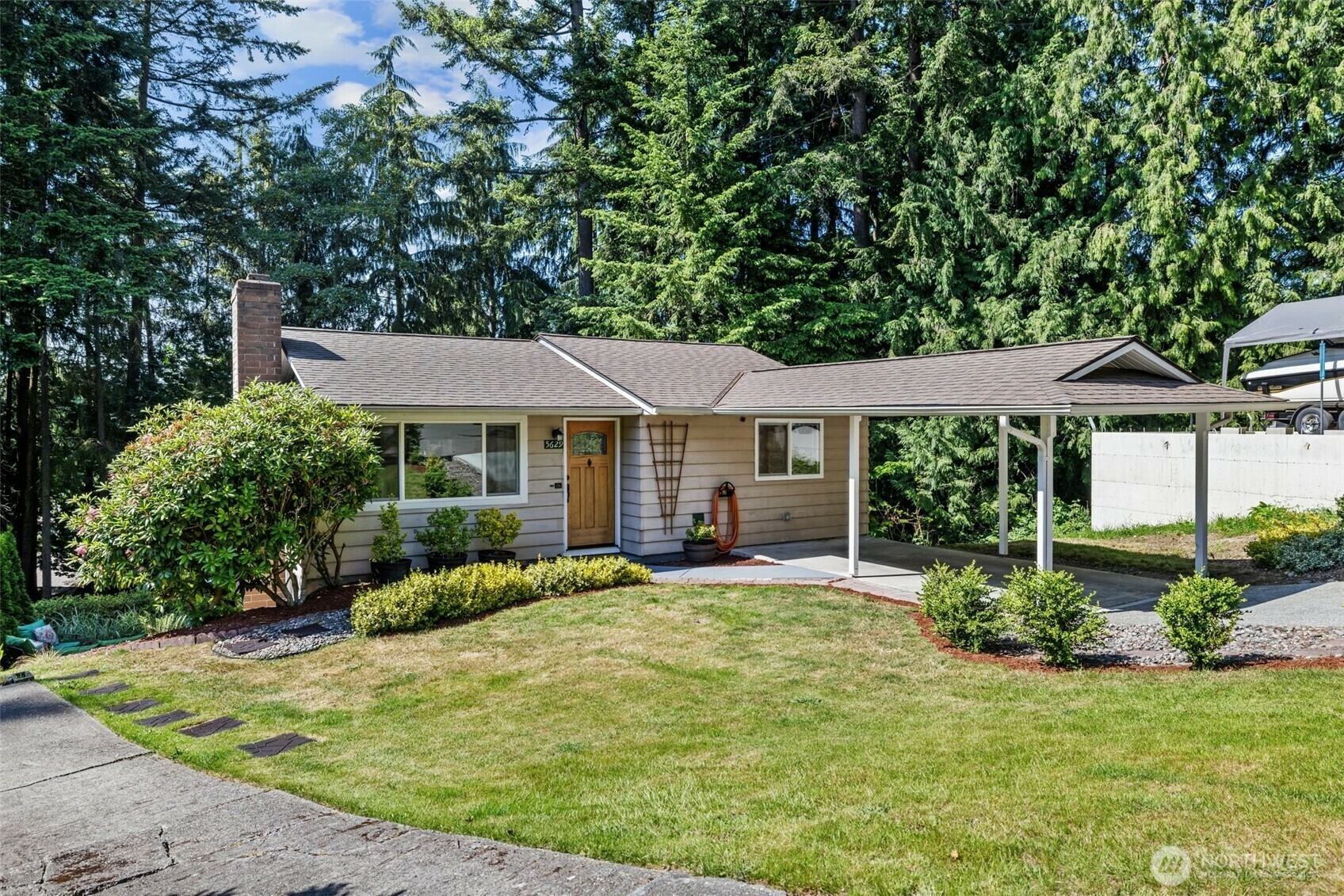 Property Photo: 5629 146th Street SW WA 98026