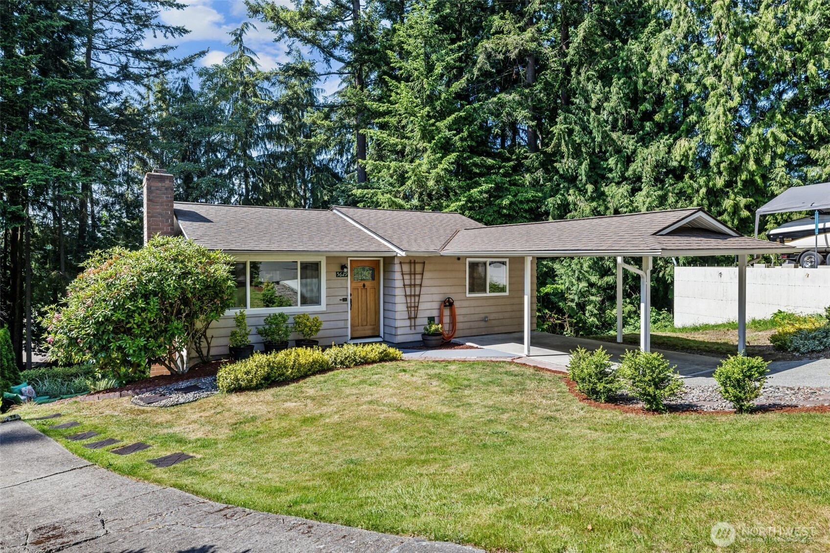 Property Photo:  5629  146th Street SW  WA 98026 