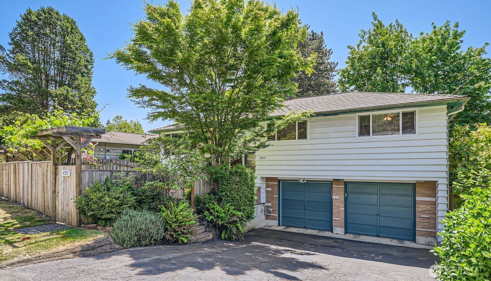 4215 NE 105th Street  Seattle WA 98125 photo