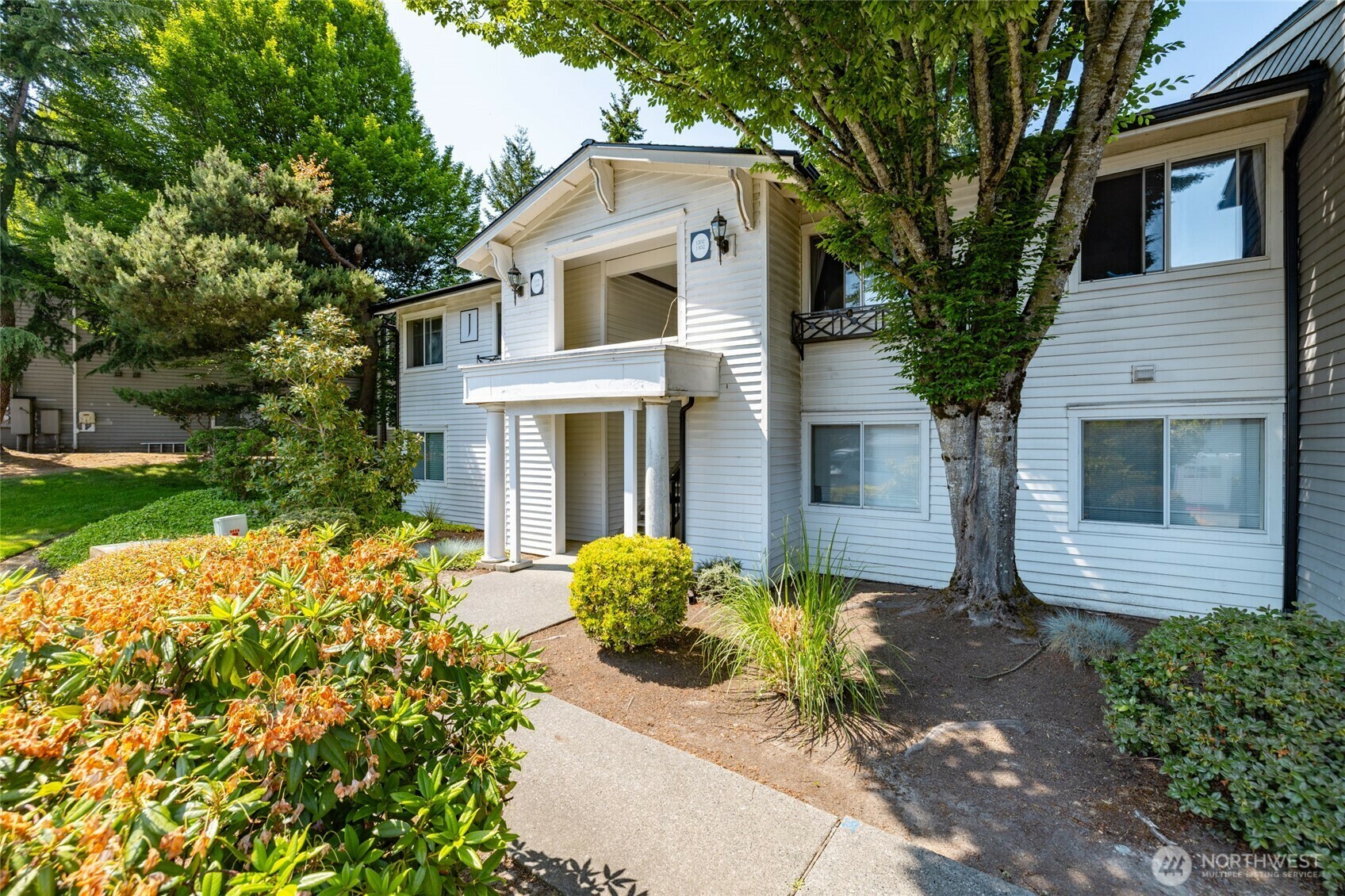 Property Photo: 15415 35th Avenue W J101 WA 98087
