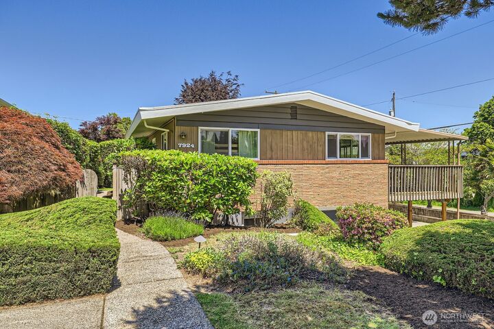 7924 S 112th Street  Seattle WA 98178 photo