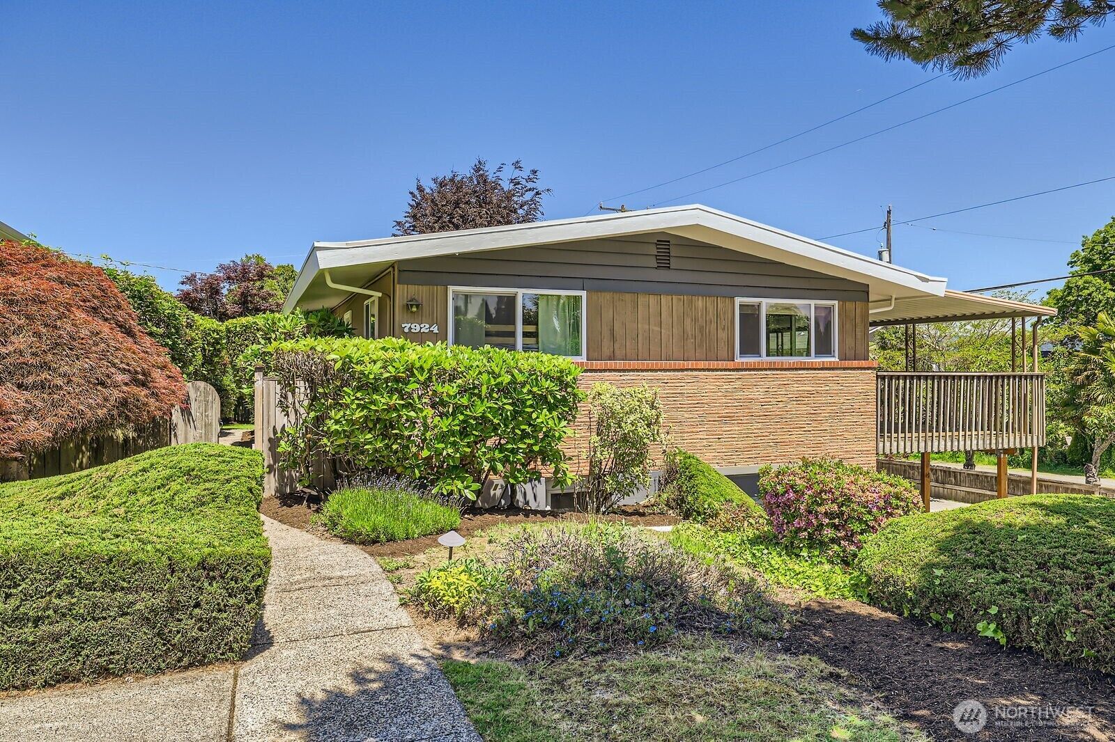 Property Photo: 7924 S 112th Street WA 98178