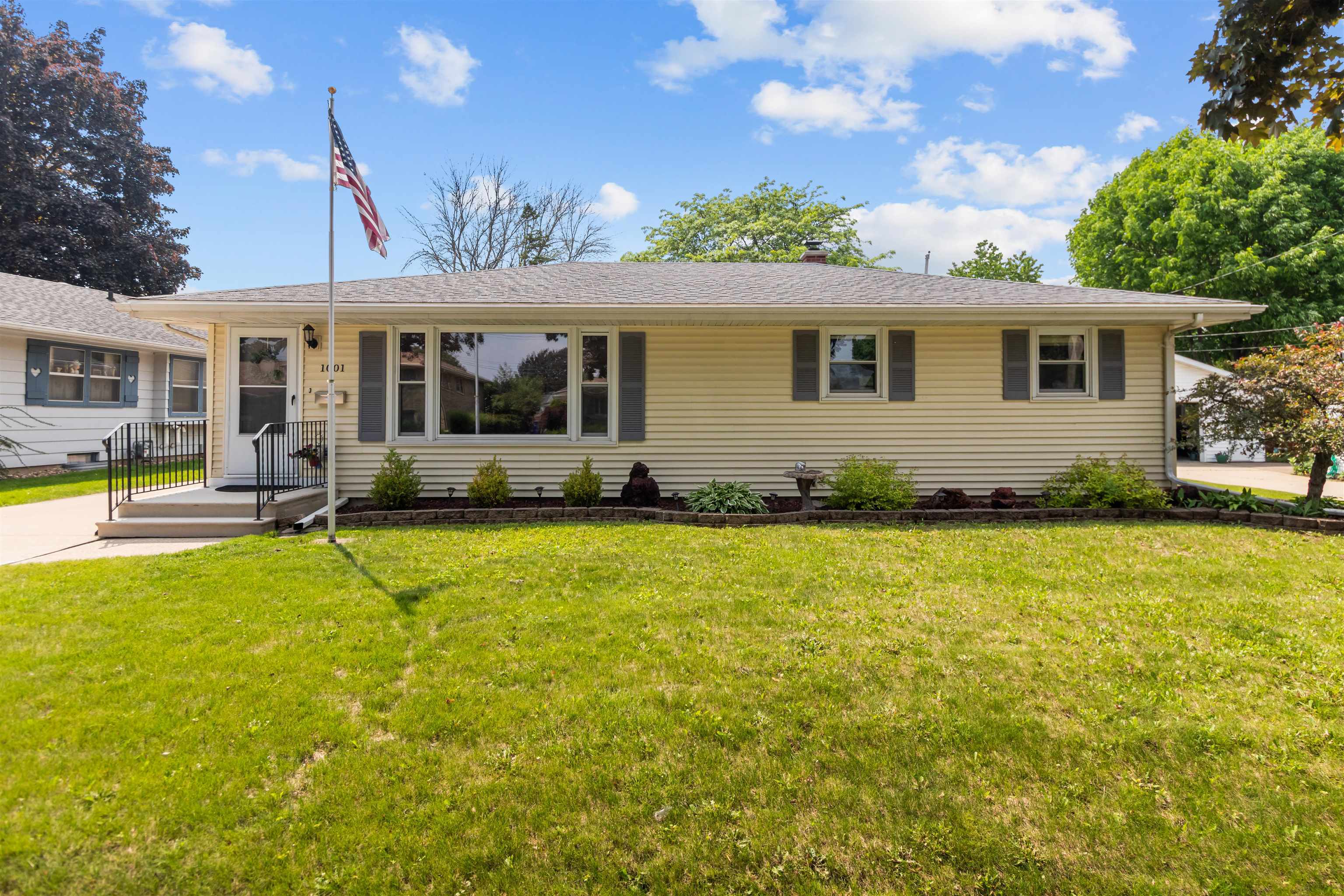 1001 S Matthias Street  Appleton WI 54915-3605 photo