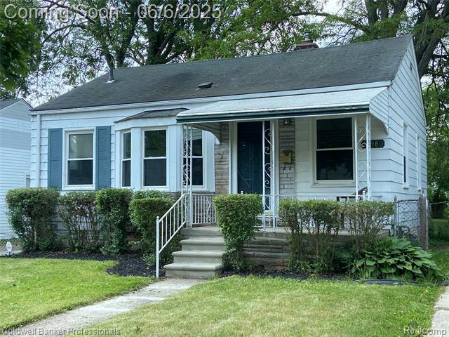 18980 Roscommon Street  Harper Woods MI 48225 photo