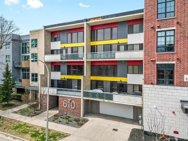 Property Photo: 610 S Troy Street 103 MI 48067