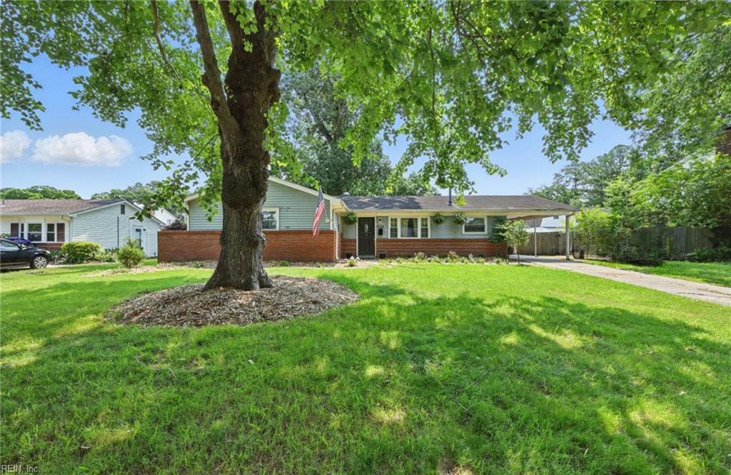 Property Photo: 424 Bernice Pl VA 23452