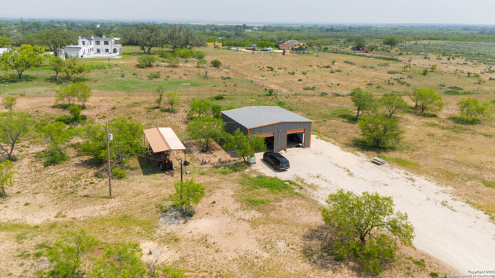 Property Photo: 797 S Ranch Rd 187 TX 78881
