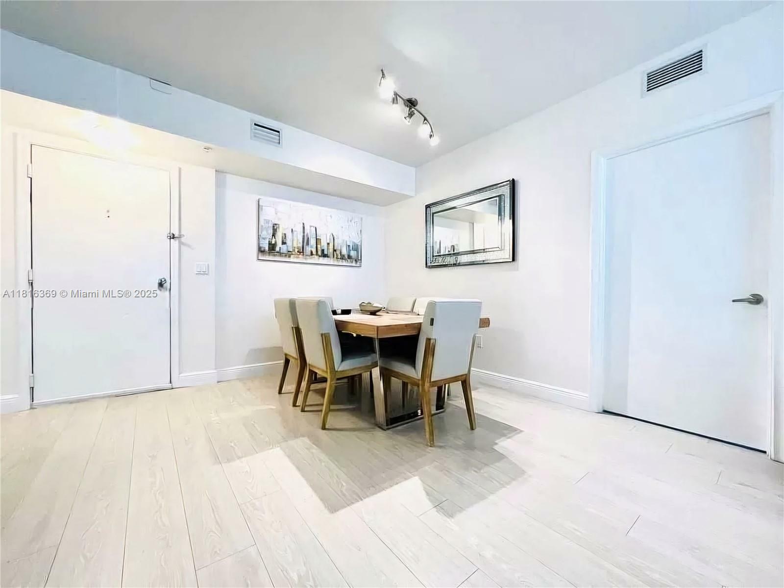 Property Photo: 2775 NE 187th St 622 FL 33180