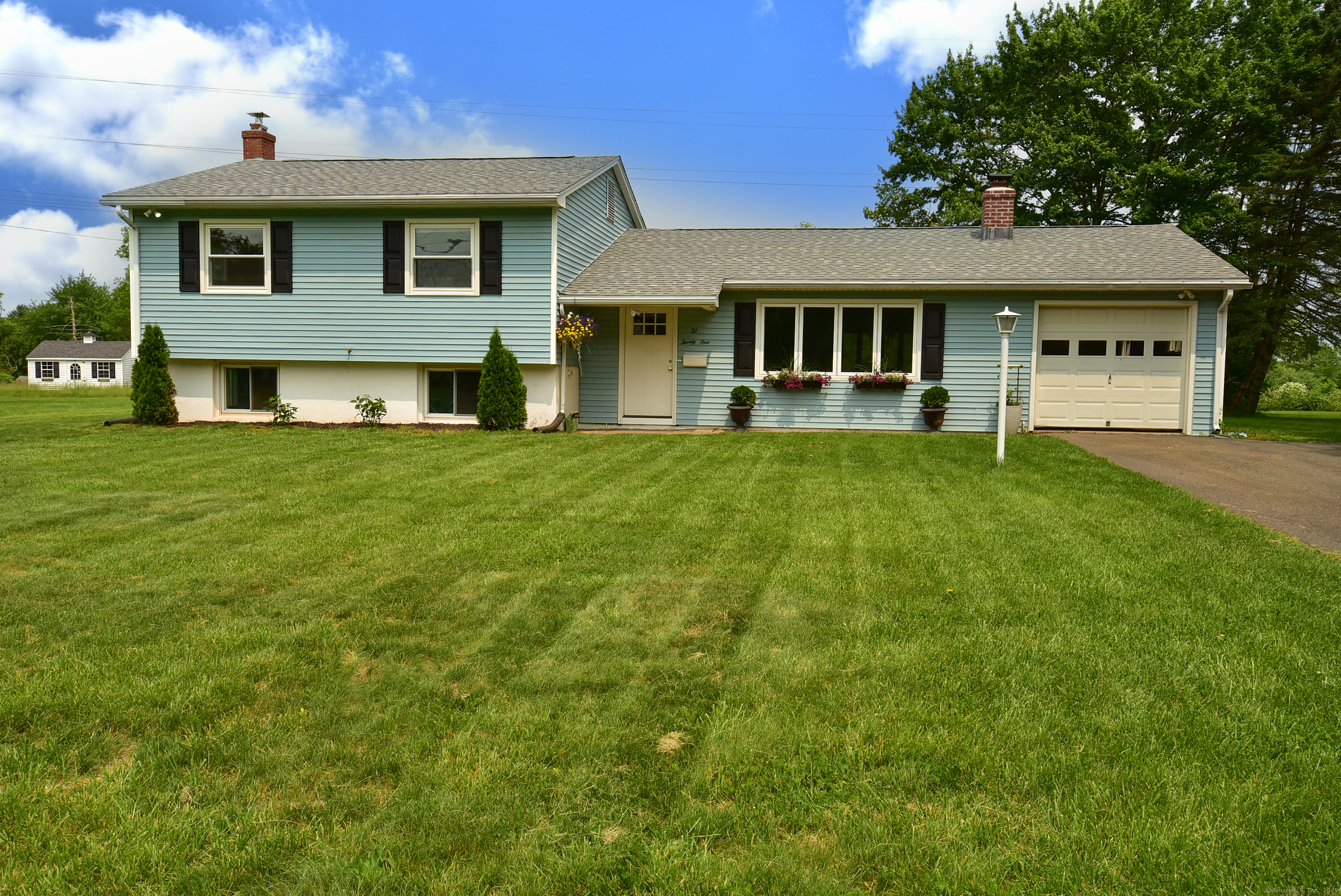 Property Photo:  21 Craigmore Road  CT 06002 