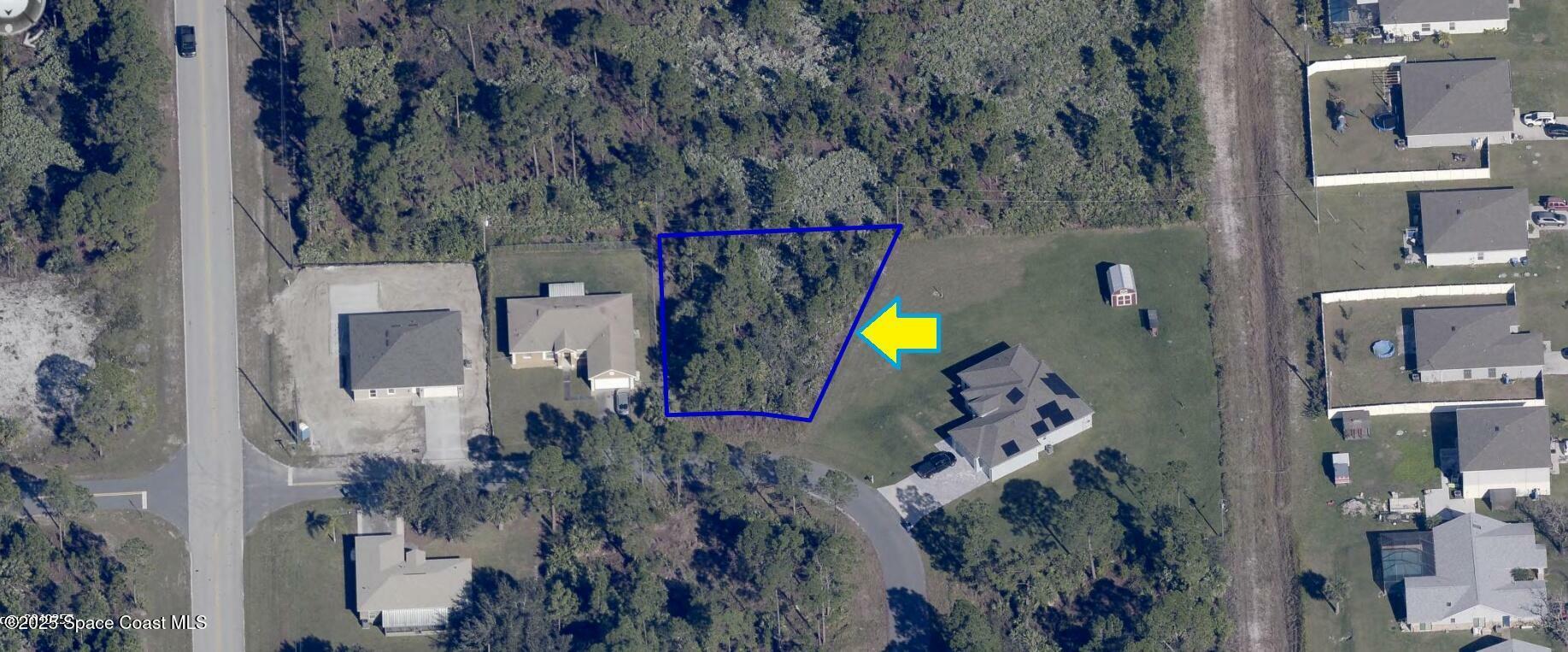 Property Photo: 2991 Tinley Road SE FL 32909