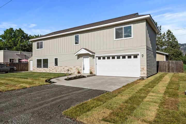 Property Photo: 101 S West St 915 W Main WA 99109