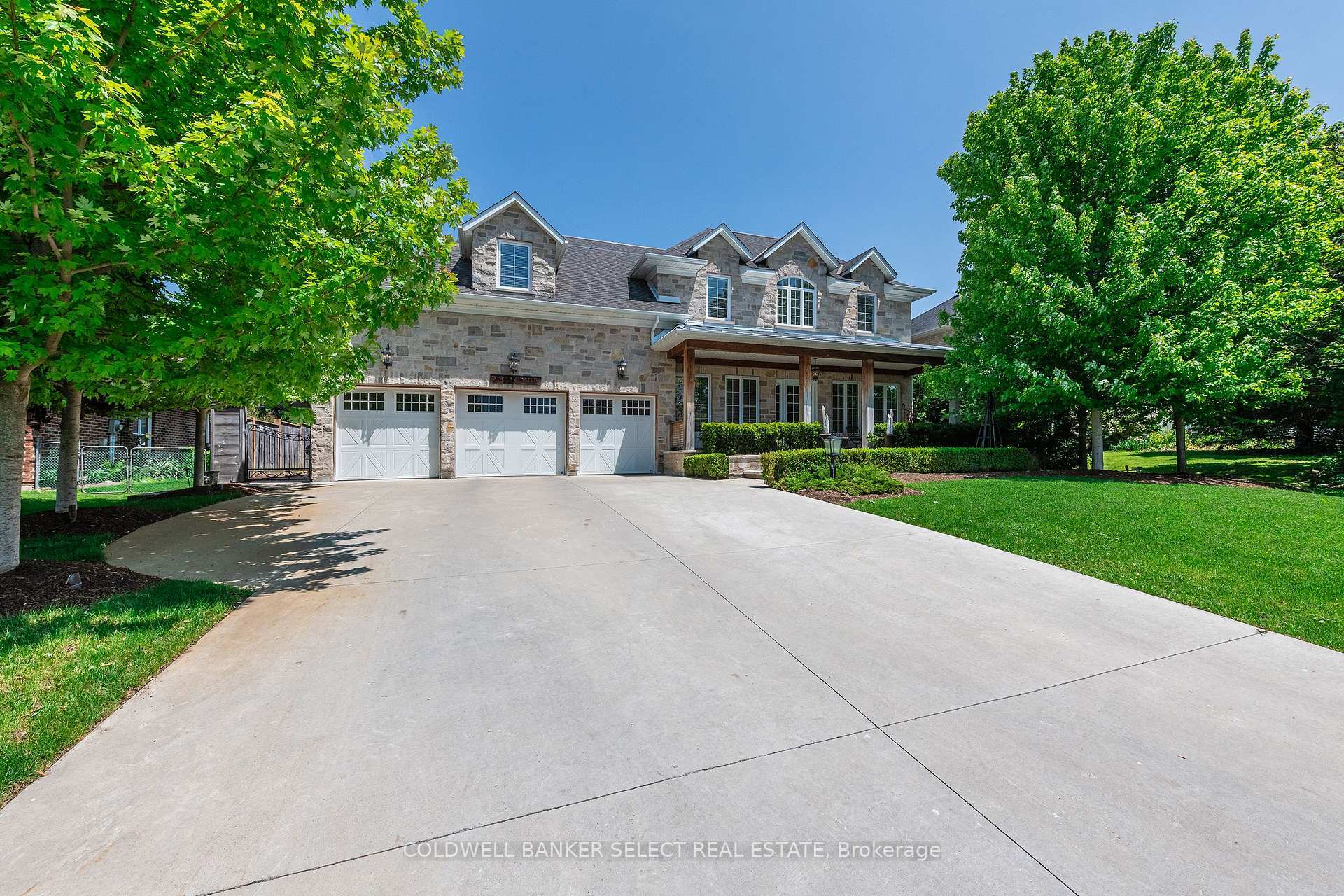 Property Photo: 7 Dolan Drive ON L7E 0E1