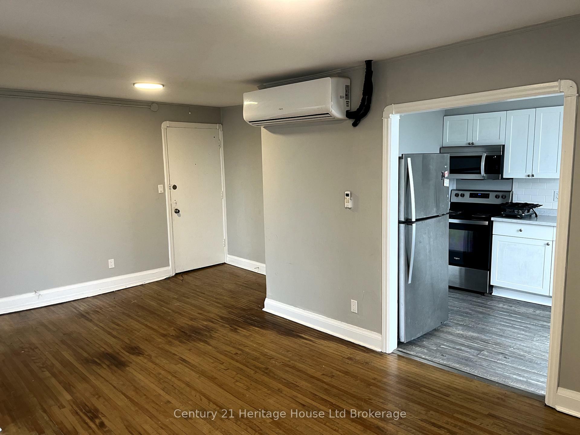 Property Photo: 2 Baldwin Street 3 ON N4G 2K2