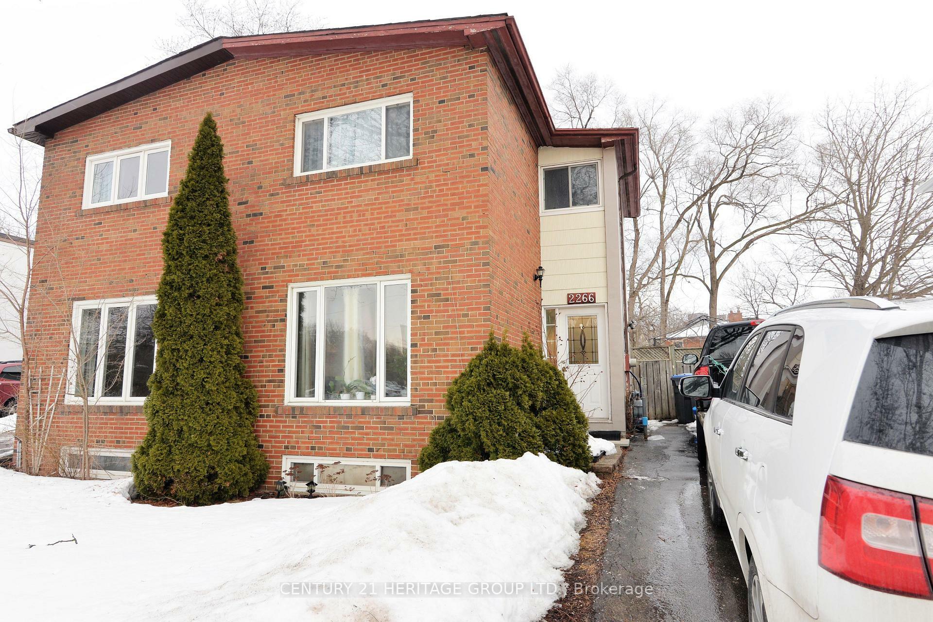 Property Photo:  2266 Brookhurst Road  ON L5J 1P9 