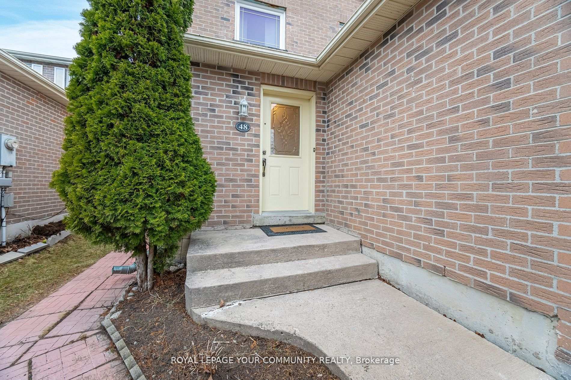 Photo de la propriété:  48 Bluesky Crescent  ON L4C 8H9 