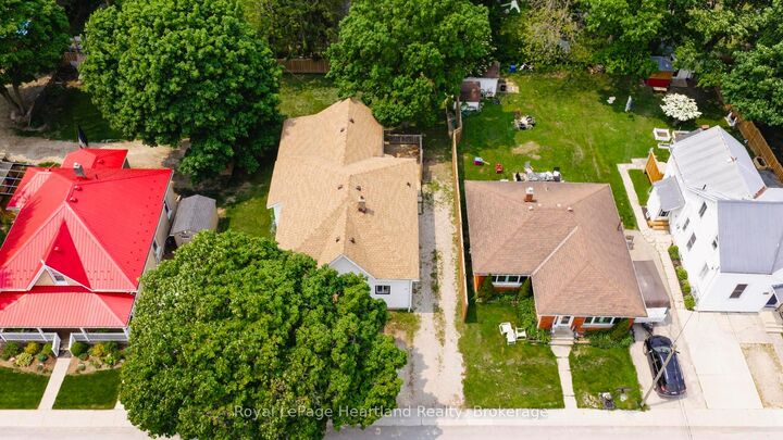 Property Photo: 264 Edward Street ON N0G 2W0