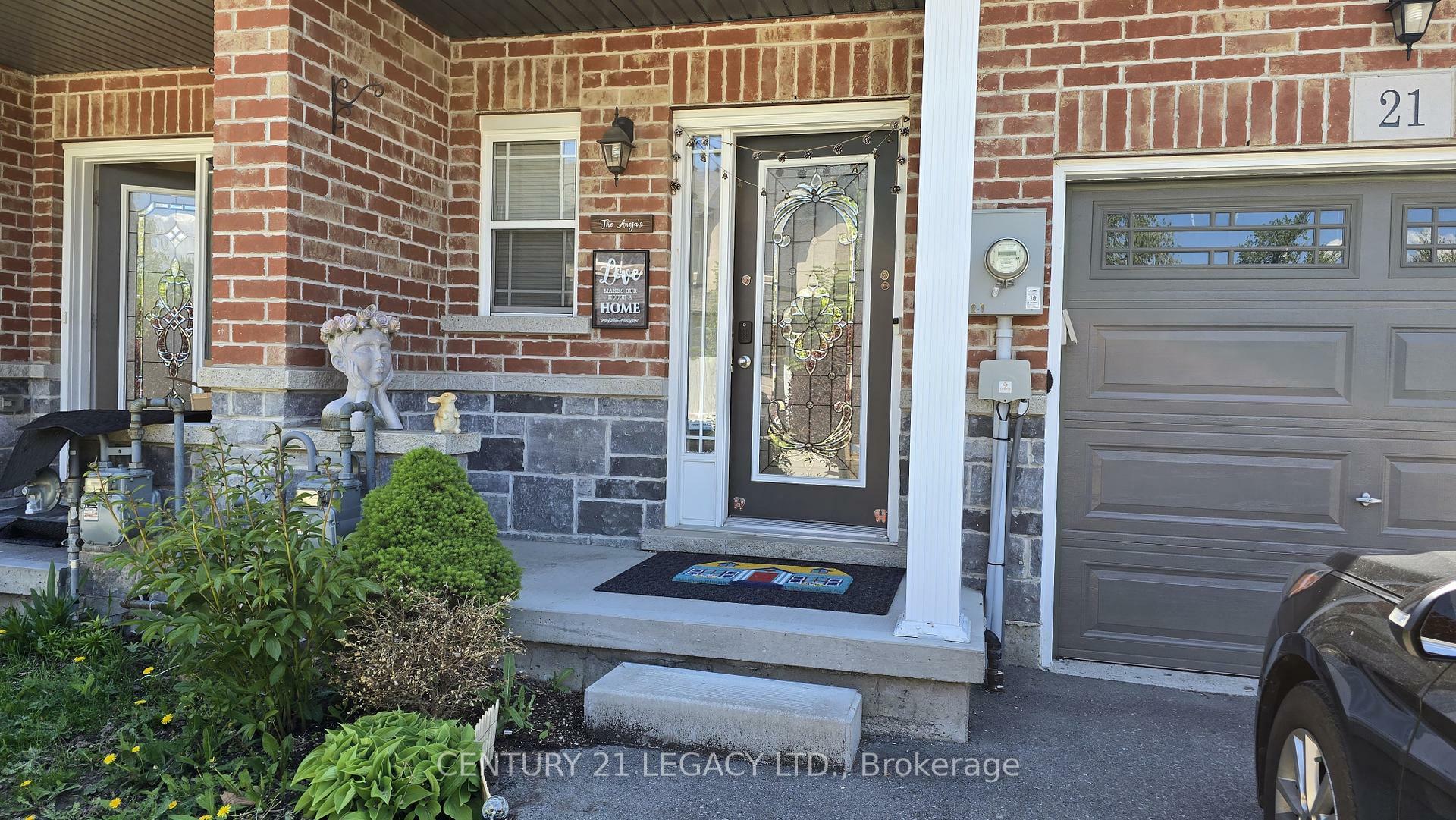 Property Photo: 345 Glancaster Road 21 ON L9G 3K9