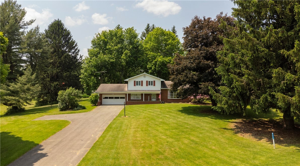 Property Photo: 17 Lakeview Drive PA 16159