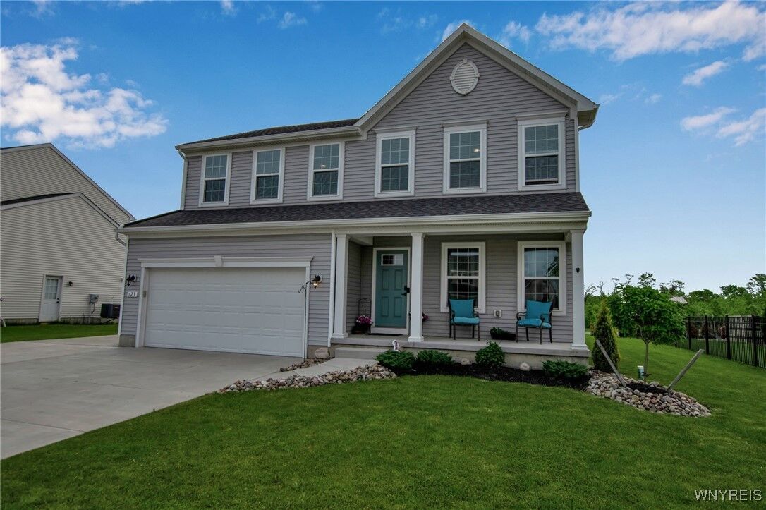 Property Photo:  123 Stonebridge Road  NY 14072 