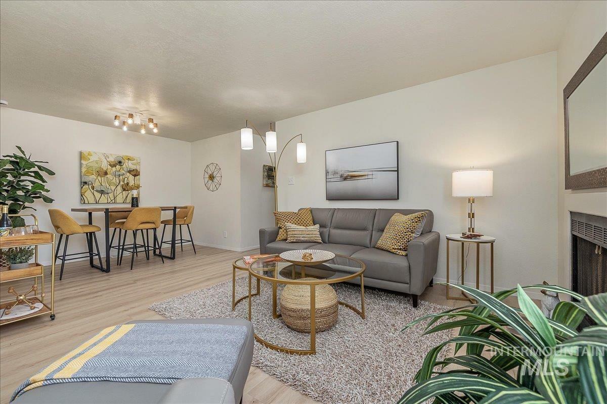 Property Photo: 498 E Chester Lane ID 83706