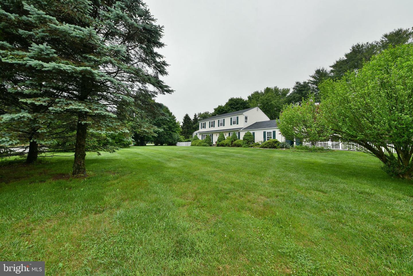 Property Photo: 37 Flintlock Dr NJ 07853