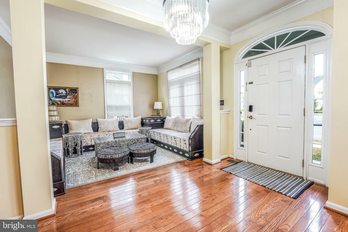 Property Photo: 24990 Mineral Springs Circle VA 20105