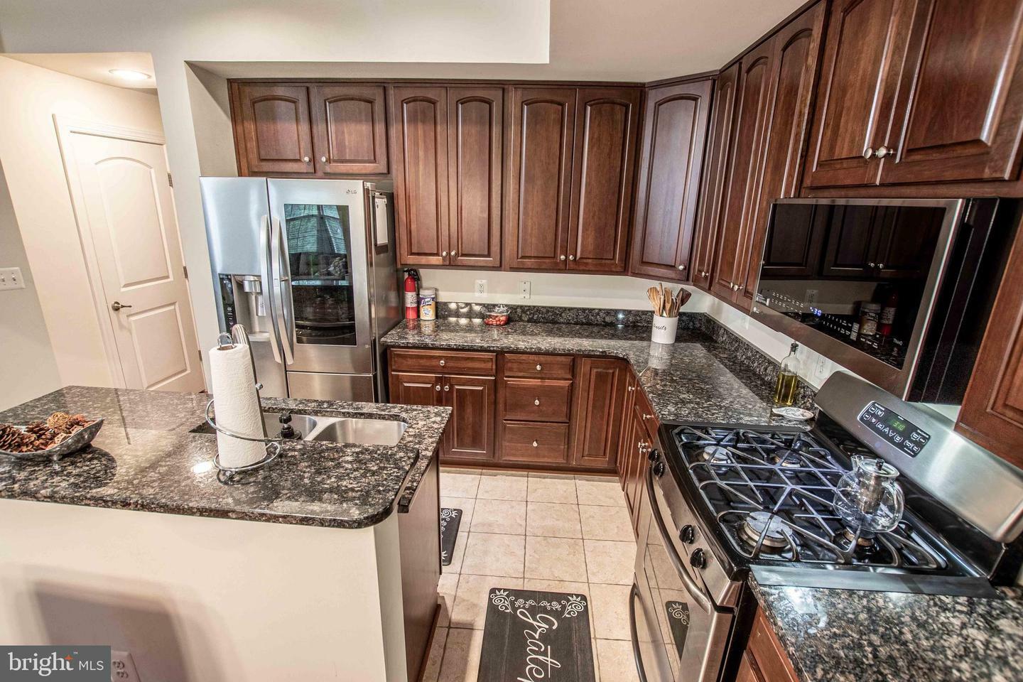 Property Photo:  2262 Margraf Circle  VA 22191 