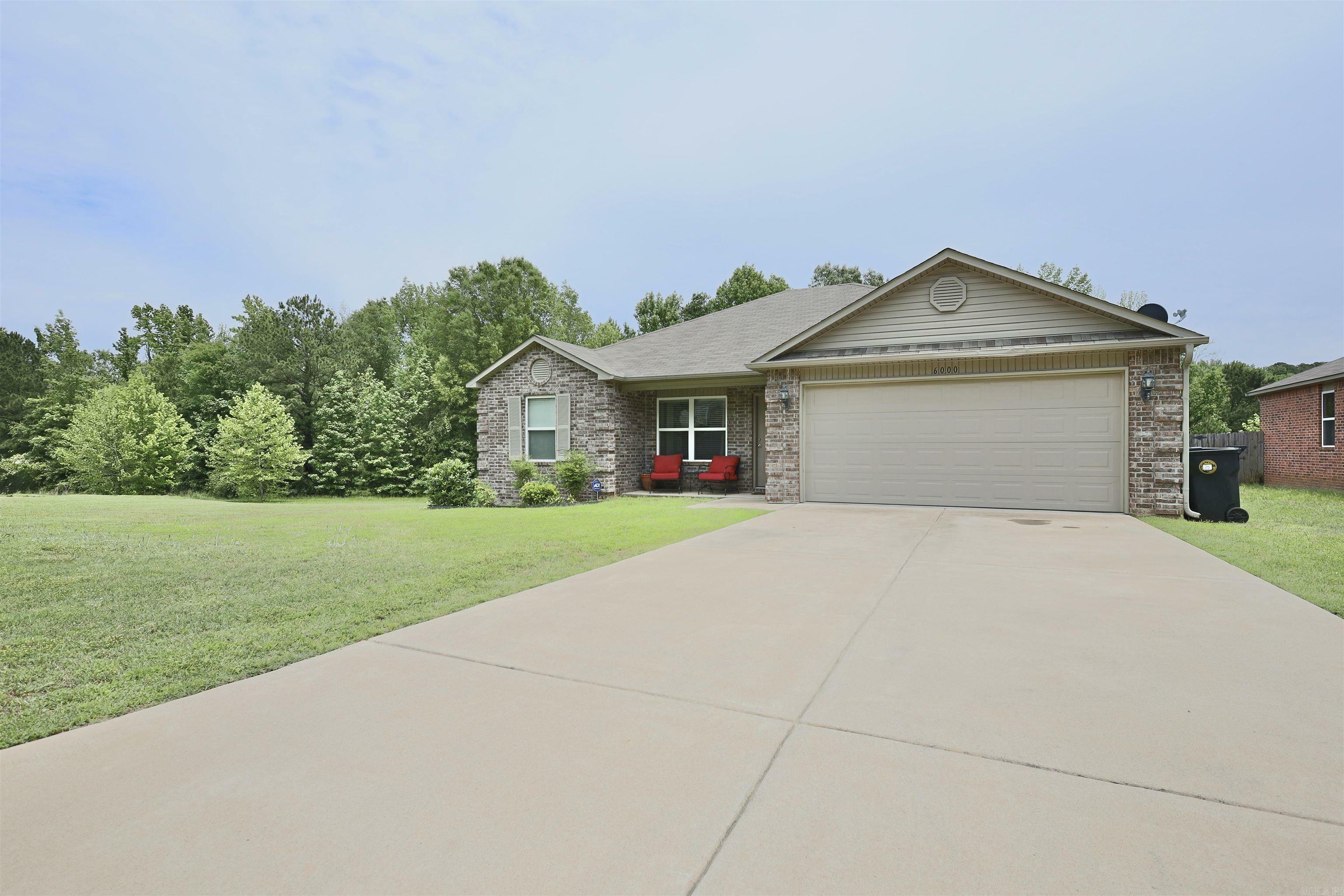 Property Photo: 6000 Saddle Hill Drive AR 72002