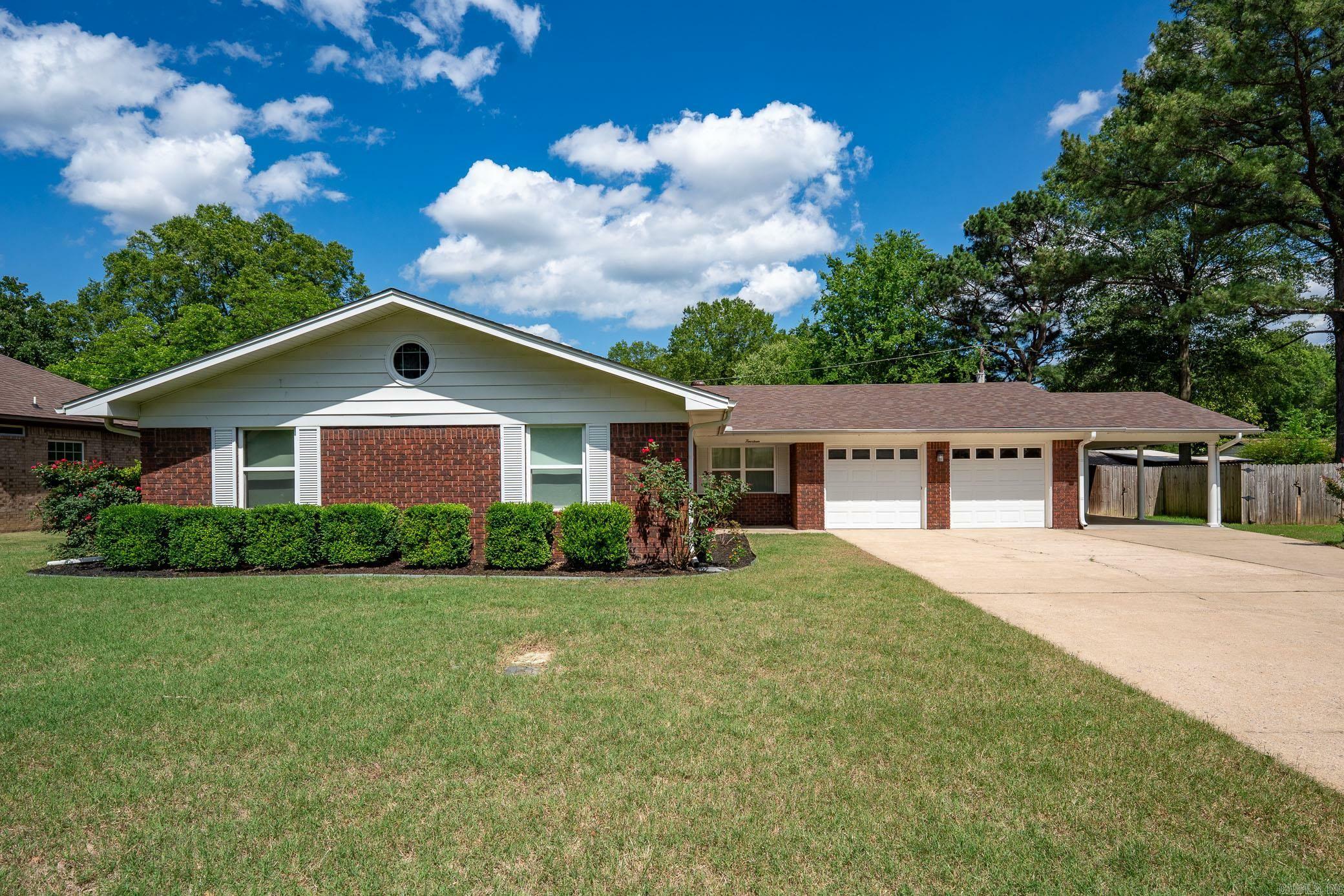 Property Photo:  14 Water Oak  AR 72034 
