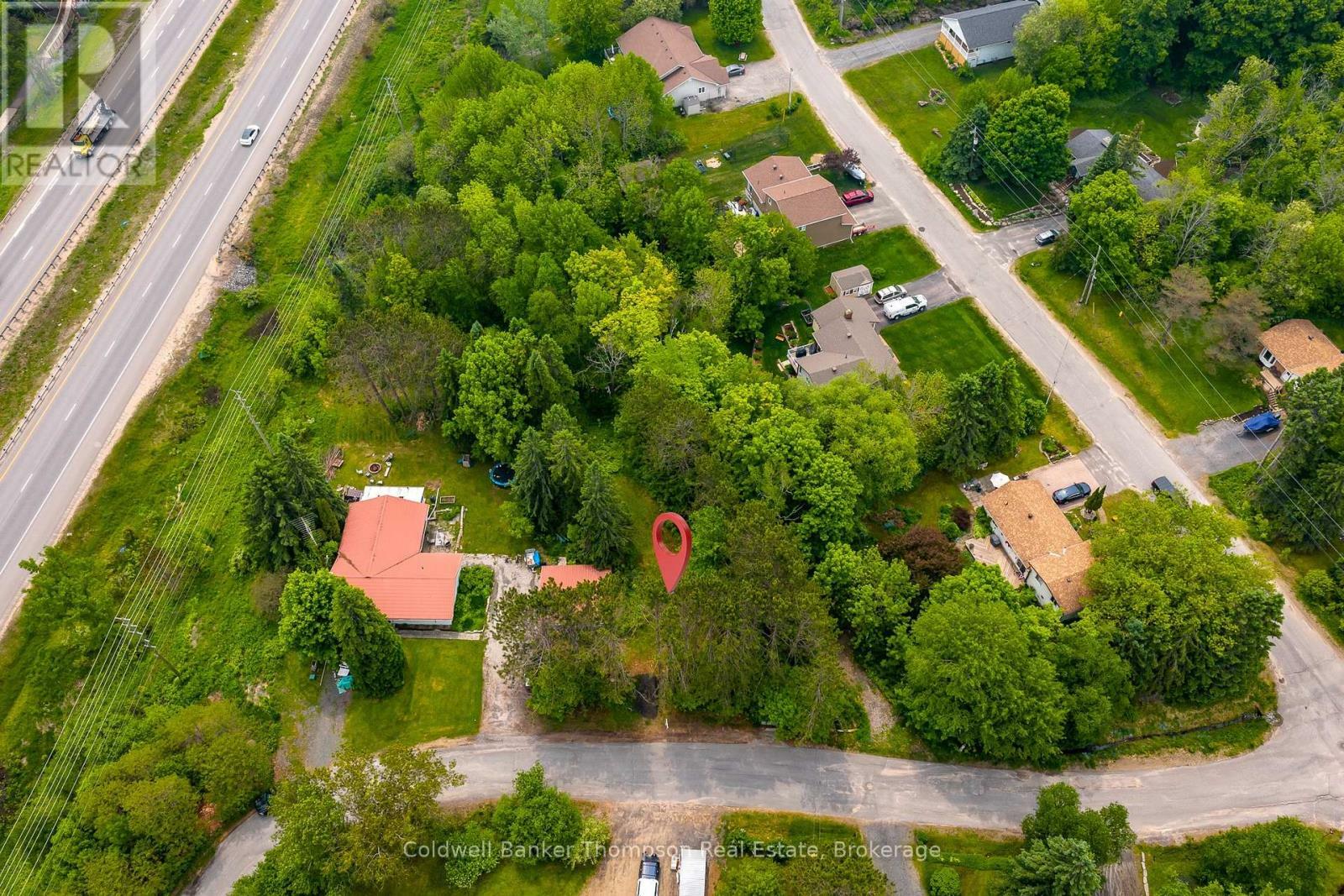 Property Photo: 211 Lakeshore Road ON P1H 1Y8