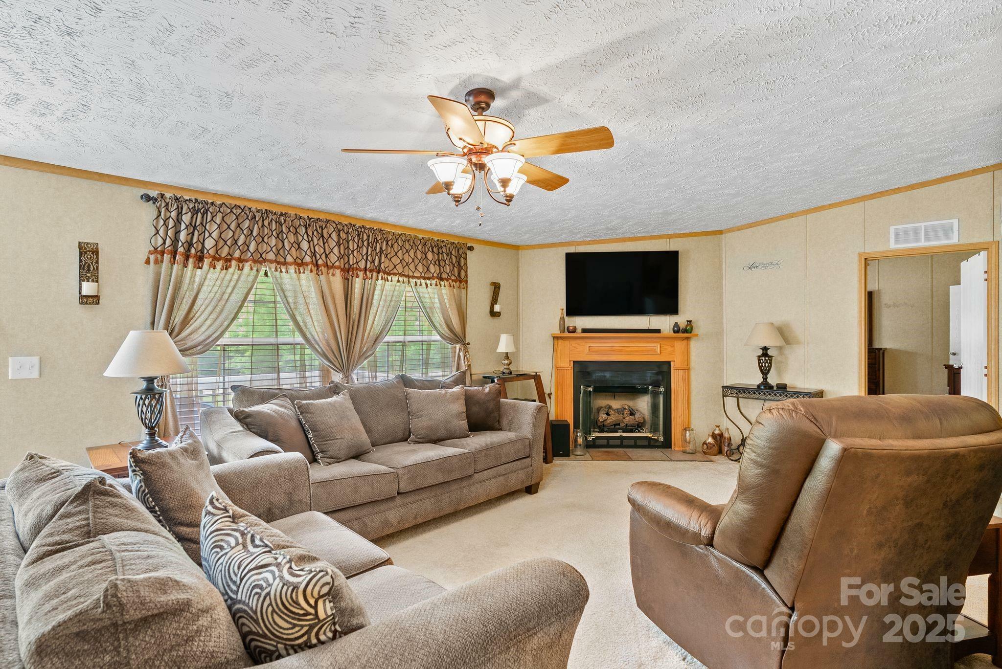 Property Photo: 17 Serenity Creek Drive NC 28748