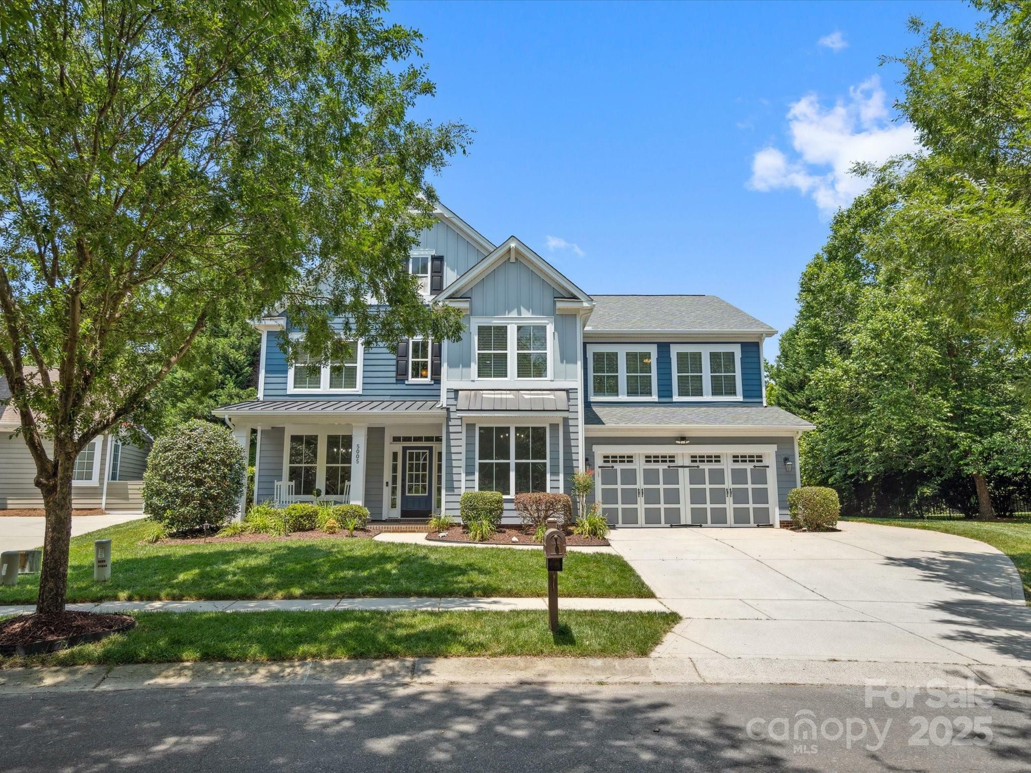 Property Photo: 5005 Hedgebrook Lane NC 28173