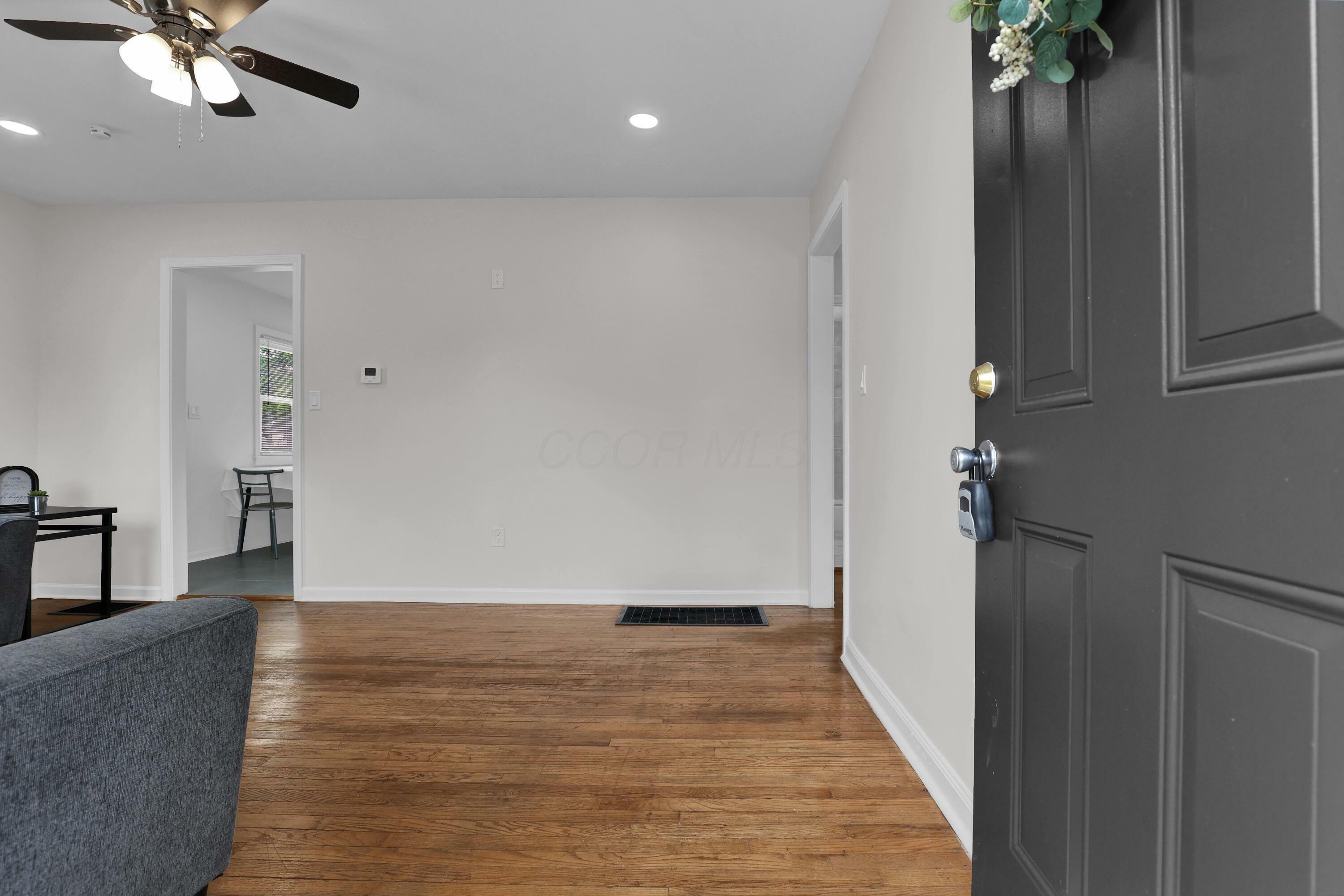Property Photo:  2217 Grasmere Avenue  OH 43211 