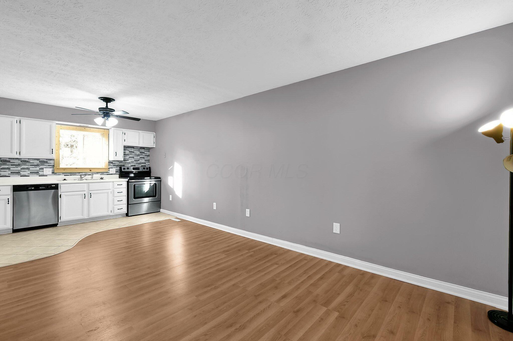 Property Photo:  1442 Londondale  OH 43055 
