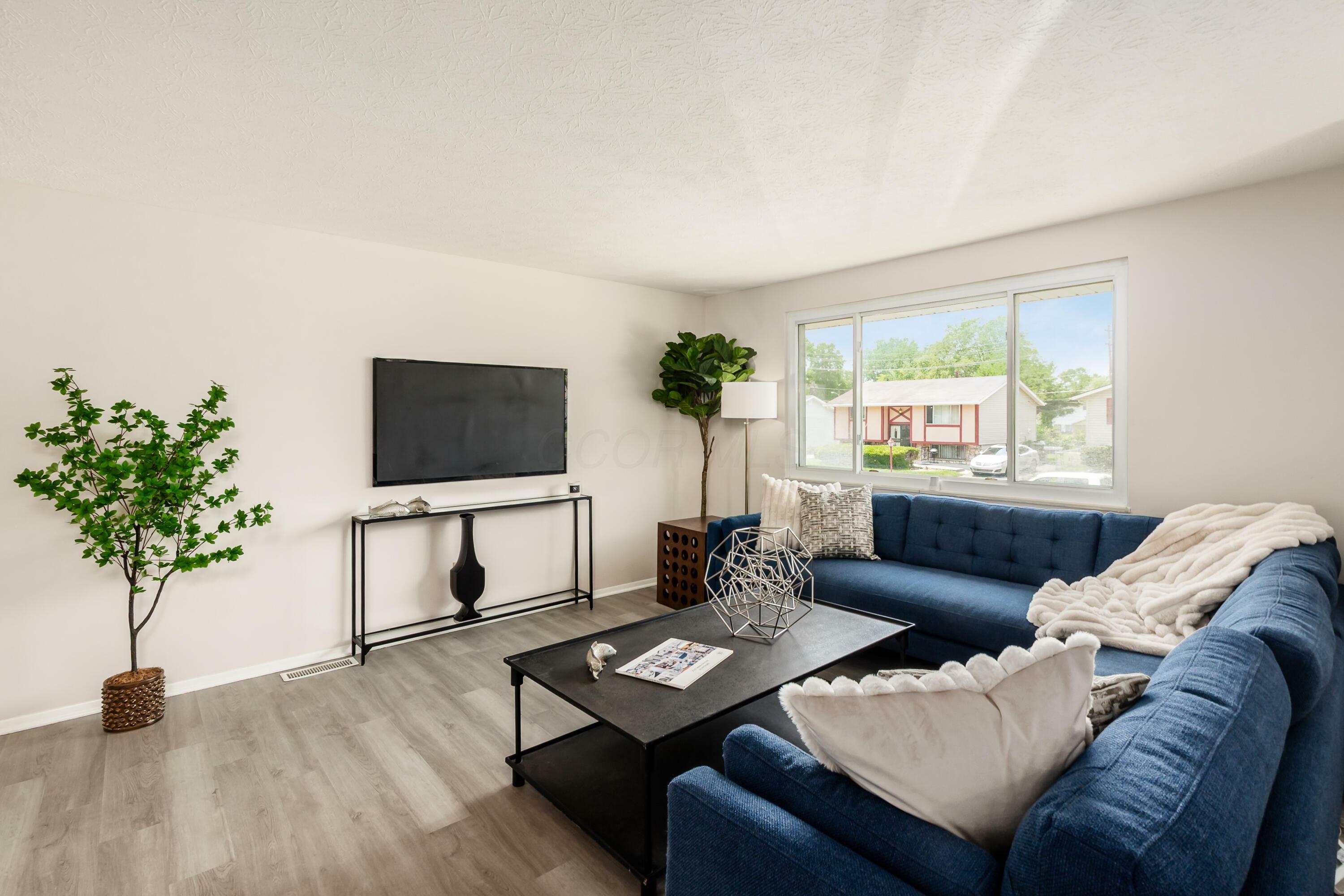 Property Photo: 2142 Balford W Square OH 43232