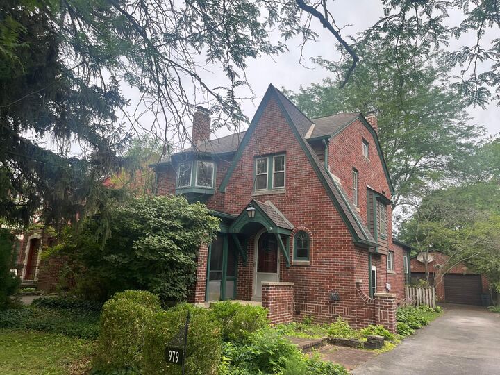 Property Photo:  979 S Cassingham Road  OH 43209 