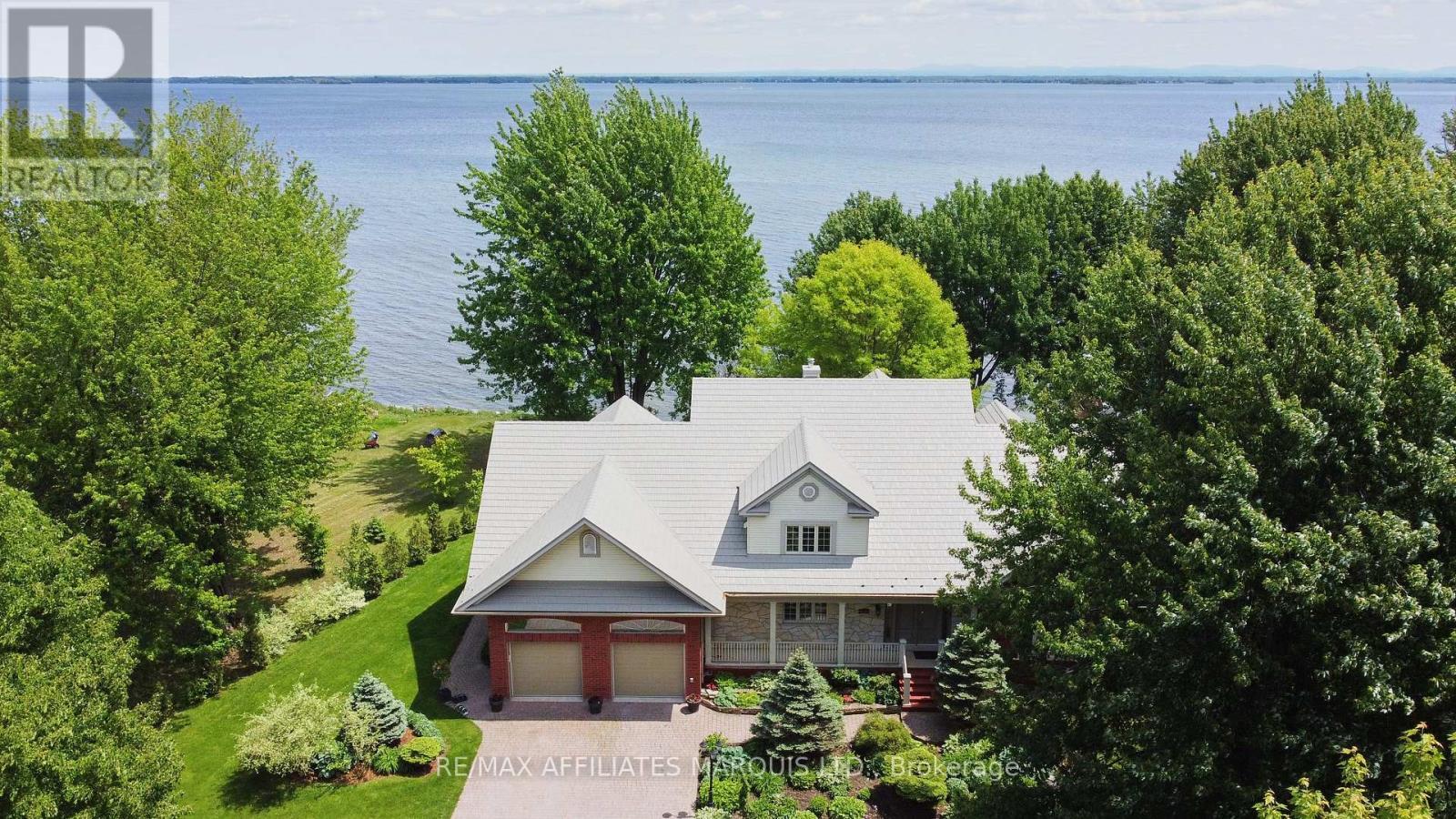 Property Photo: 20562 Old Montreal Road ON K0C 2C0